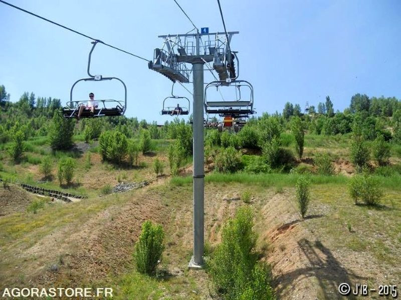 Installation "télésiège" - 2002 - Pomagalski - Szerszám/ Felszerelés: 5 kép. Installation "télésiège" - 2002 - Pomagalski - Szerszám/ Felszerelés: 5 kép.