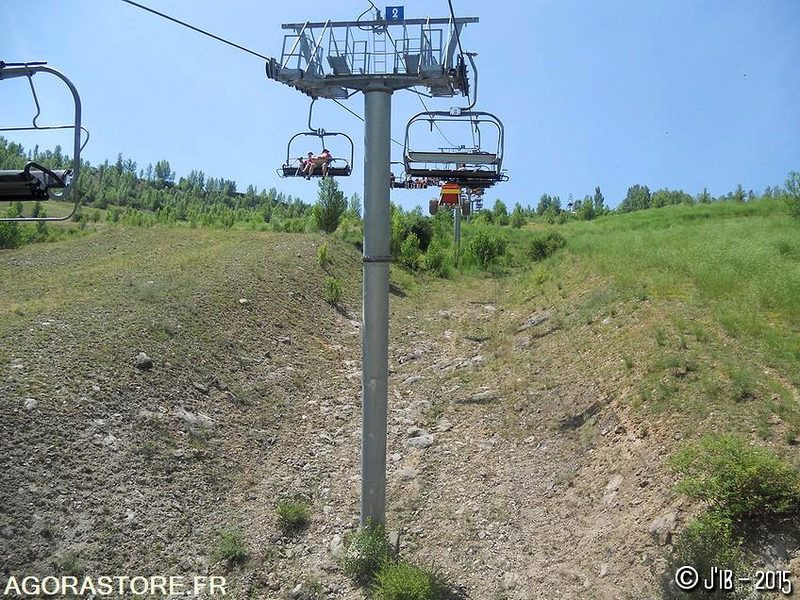 Installation "télésiège" - 2002 - Pomagalski - Szerszám/ Felszerelés: 3 kép. Installation "télésiège" - 2002 - Pomagalski - Szerszám/ Felszerelés: 3 kép.