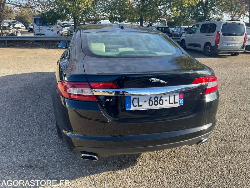 JAGUAR XF 3.0 D 240CH BOITE AUTO - 2011 - 123000KMS - Autó: 3 kép. JAGUAR XF 3.0 D 240CH BOITE AUTO - 2011 - 123000KMS - Autó: 3 kép.