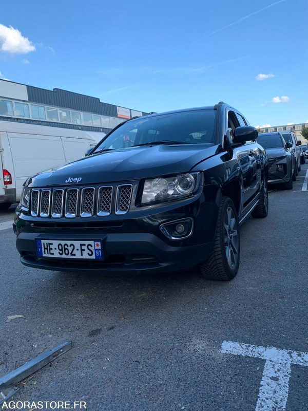 JEEP COMPASS LIMITED 2014 102852KM - Terepjáró/ SUV: 4 kép. JEEP COMPASS LIMITED 2014 102852KM - Terepjáró/ SUV: 4 kép.