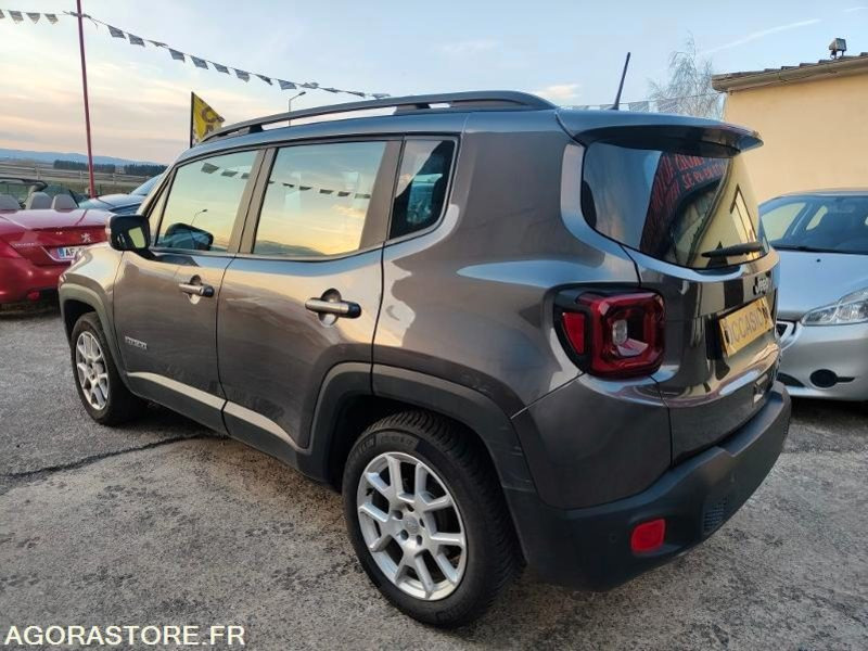 JEEP RENEGADE - Terepjáró/ SUV: 3 kép. JEEP RENEGADE - Terepjáró/ SUV: 3 kép.
