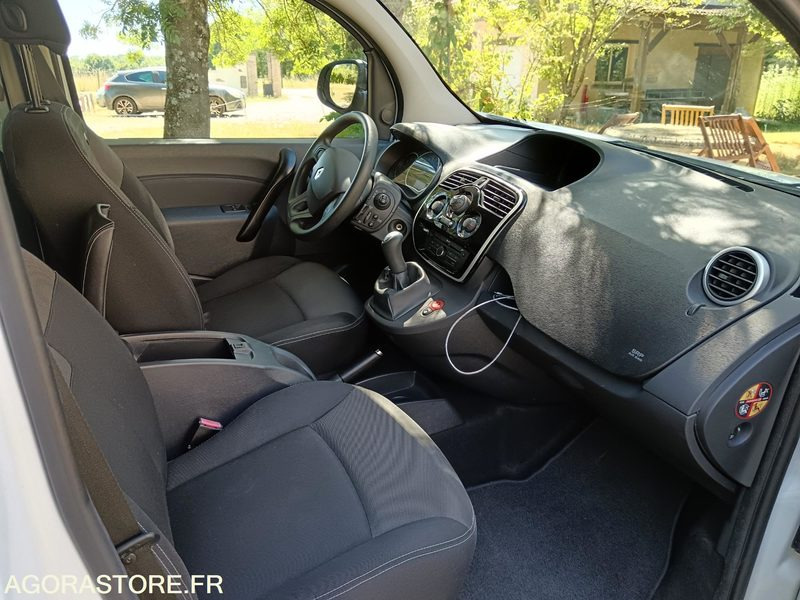 Autó Kangoo 1.5 DCI: 7 kép.