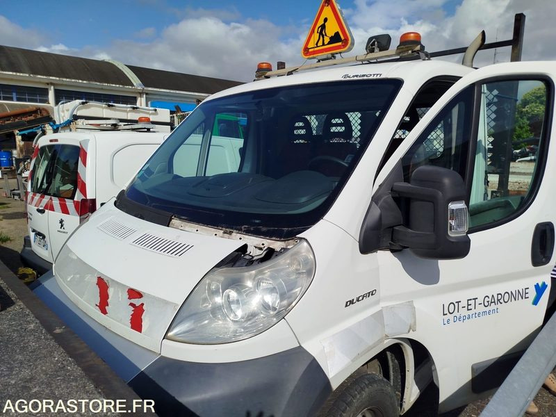FIAT DUCATO - 2009 - 296660 KM - Kisteherautó: 2 kép. FIAT DUCATO - 2009 - 296660 KM - Kisteherautó: 2 kép.