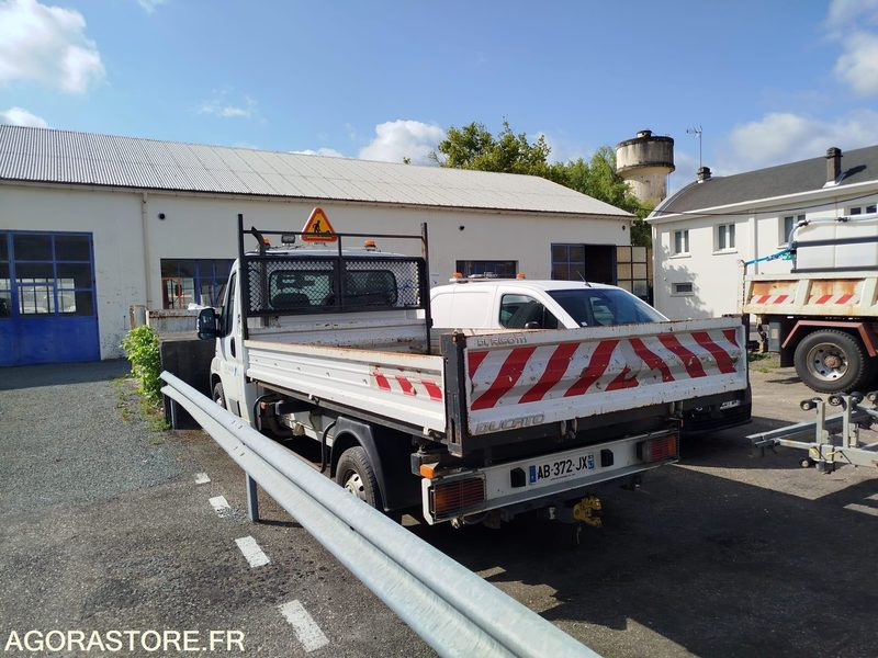 FIAT DUCATO - 2009 - 296660 KM - Kisteherautó: 4 kép. FIAT DUCATO - 2009 - 296660 KM - Kisteherautó: 4 kép.