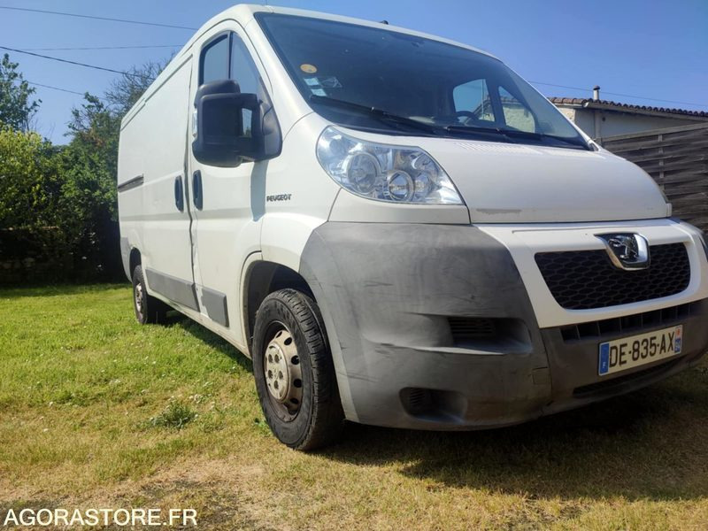 PEUGEOT BOXER - 98900km - 2008 - Kisteherautó: 3 kép. PEUGEOT BOXER - 98900km - 2008 - Kisteherautó: 3 kép.