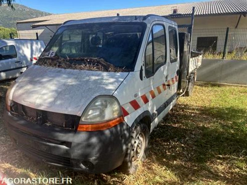 RENAULT MASTER BENNE - 2009 - 180000KM - AE749FC - Kisteherautó: 2 kép. RENAULT MASTER BENNE - 2009 - 180000KM - AE749FC - Kisteherautó: 2 kép.