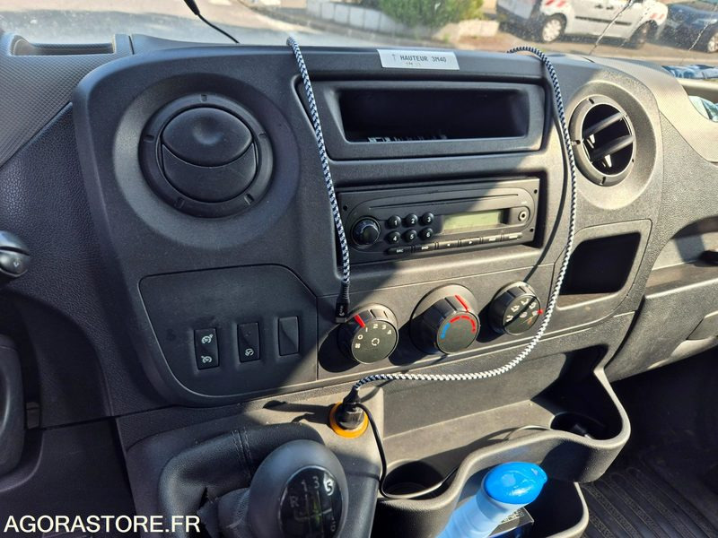 Kisteherautó Renault Master 2.3 dci 125 nacelle - 2011 - 320 000km: 8 kép.