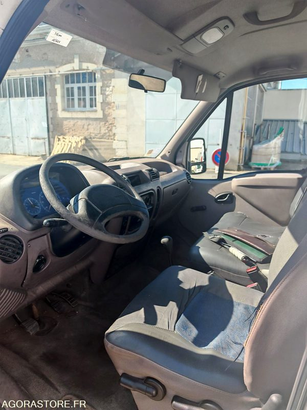 Renault Master - Kisteherautó: 3 kép. Renault Master - Kisteherautó: 3 kép.
