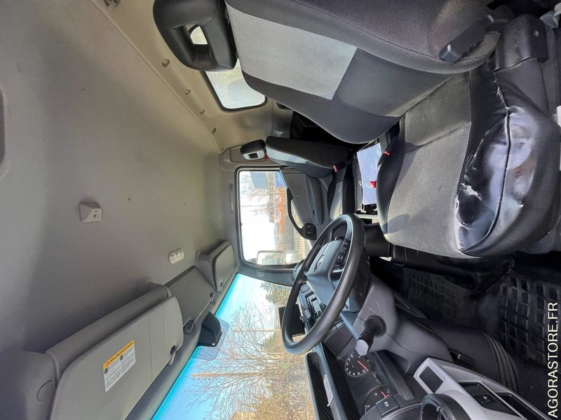Renault trucks RENAULT D CAISSE 20M3 3.0L 177 CV BVA 7T500 - Kisteherautó: 4 kép. Renault trucks RENAULT D CAISSE 20M3 3.0L 177 CV BVA 7T500 - Kisteherautó: 4 kép.