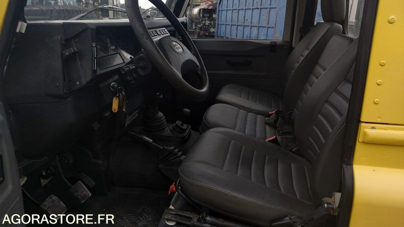 LAND ROVER DEFENDER - 2003 - 98879km - Autó: 5 kép. LAND ROVER DEFENDER - 2003 - 98879km - Autó: 5 kép.