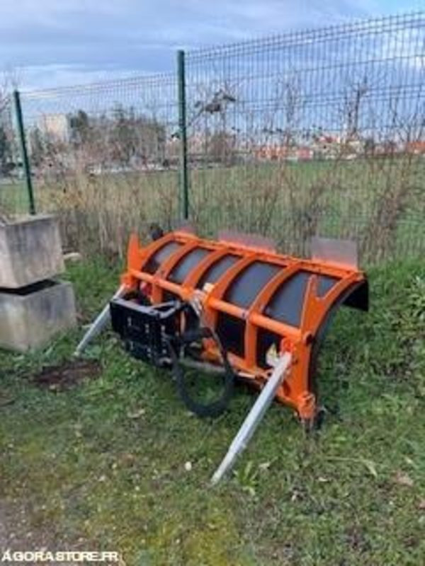 Lame de déneigement Arvel - Kerti gépek: 1 kép. Lame de déneigement Arvel - Kerti gépek: 1 kép.