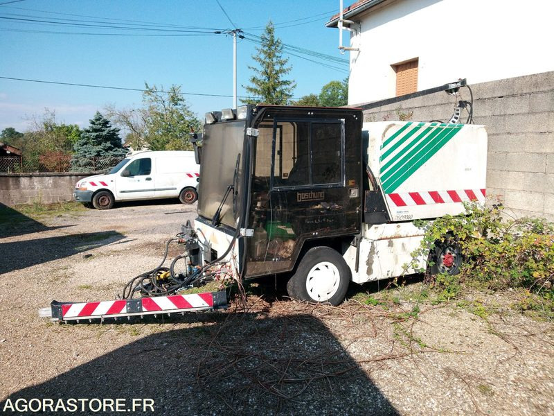 Laveuse de voirie Boshung - Utcaseprő gép: 2 kép. Laveuse de voirie Boshung - Utcaseprő gép: 2 kép.