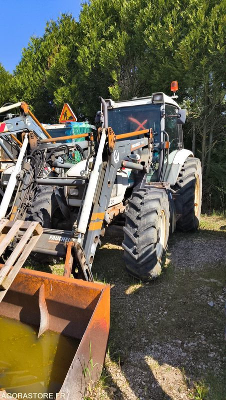 Lot Renault - Tracteur chargeur Renault ergos 105-god 0002- 2000 - 10958 et TR12 - Traktor: 3 kép. Lot Renault - Tracteur chargeur Renault ergos 105-god 0002- 2000 - 10958 et TR12 - Traktor: 3 kép.