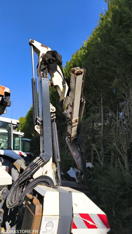 Lot Renault - Tracteur ergos 446 Roto 209 - 2009 et FAUCHEUSE NOREMAT VISIOBRA lízing Lot Renault - Tracteur ergos 446 Roto 209 - 2009 et FAUCHEUSE NOREMAT VISIOBRA: 13 kép.