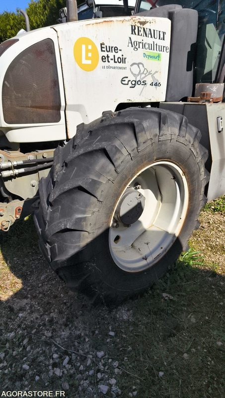 Lot Renault - Tracteur ergos 446 Roto 209 - 2009 et FAUCHEUSE NOREMAT VISIOBRA lízing Lot Renault - Tracteur ergos 446 Roto 209 - 2009 et FAUCHEUSE NOREMAT VISIOBRA: 16 kép.