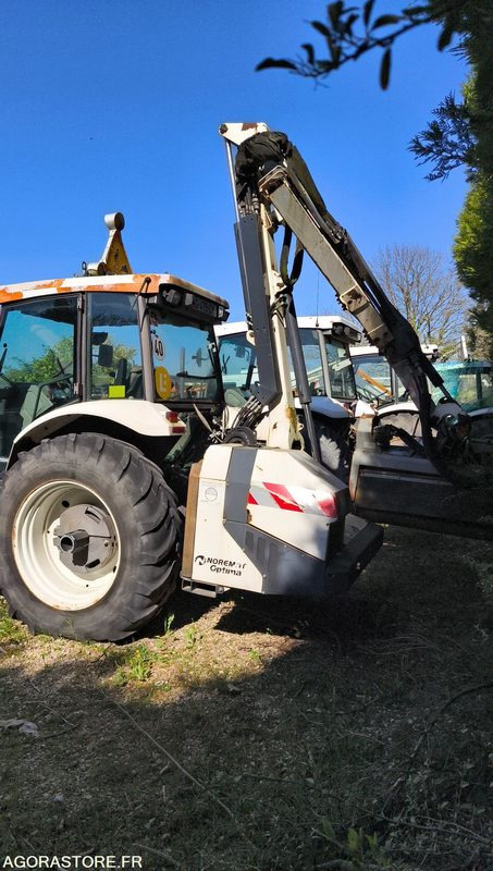 Lot Renault - Tracteur ergos 446 Roto 209 - 2009 et FAUCHEUSE NOREMAT VISIOBRA lízing Lot Renault - Tracteur ergos 446 Roto 209 - 2009 et FAUCHEUSE NOREMAT VISIOBRA: 6 kép.