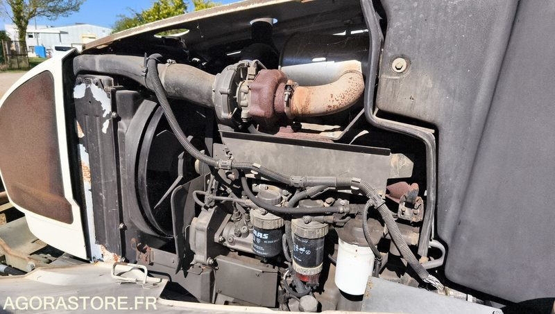Lot Renault - Tracteur ergos 446 Roto 209 - 2009 et FAUCHEUSE NOREMAT VISIOBRA lízing Lot Renault - Tracteur ergos 446 Roto 209 - 2009 et FAUCHEUSE NOREMAT VISIOBRA: 8 kép.