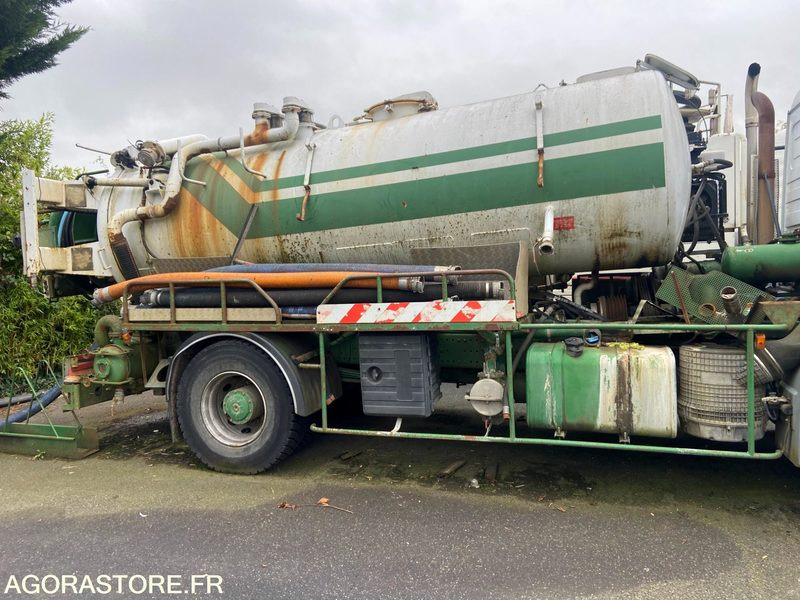 MERCEDES ACTROS 2031 HUWER 2001 (300000Km ) NON ROULANT EXPORT UNIQUEMENT - Szippantós autó: 4 kép. MERCEDES ACTROS 2031 HUWER 2001 (300000Km ) NON ROULANT EXPORT UNIQUEMENT - Szippantós autó: 4 kép.