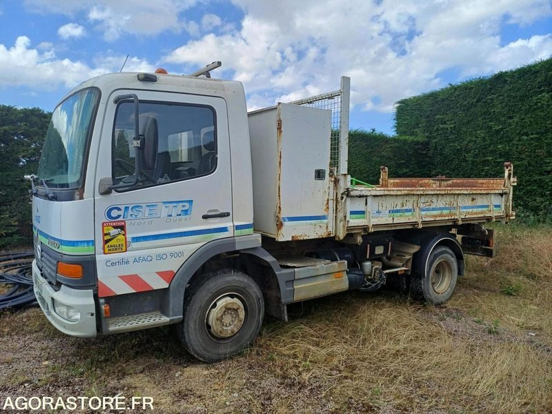 MERCEDES - ATEGO B 918 BENNE AVEC COFFRE - 2002 / 321065KMS (09/2019) - 6487XW14 - Billenőplatós teherautó: 1 kép. MERCEDES - ATEGO B 918 BENNE AVEC COFFRE - 2002 / 321065KMS (09/2019) - 6487XW14 - Billenőplatós teherautó: 1 kép.