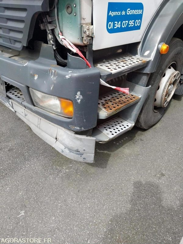 MERCEDES Actros HUWER 2004 (250 000Km) NON ROULANT EXPORT UNIQUEMENT - Szippantós autó: 2 kép. MERCEDES Actros HUWER 2004 (250 000Km) NON ROULANT EXPORT UNIQUEMENT - Szippantós autó: 2 kép.