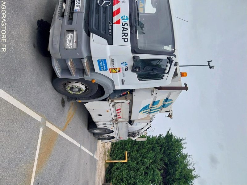 MERCEDES Actros HUWER 2006 (350000Km) NON ROULANT EXPORT UNIQUEMENT - Szippantós autó: 4 kép. MERCEDES Actros HUWER 2006 (350000Km) NON ROULANT EXPORT UNIQUEMENT - Szippantós autó: 4 kép.