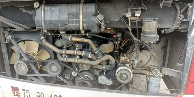 MERCEDES INTOURO N°093300 - Iskolabusz: 4 kép. MERCEDES INTOURO N°093300 - Iskolabusz: 4 kép.