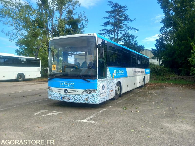 MERCEDES INTOURO N°111045 - Iskolabusz: 2 kép. MERCEDES INTOURO N°111045 - Iskolabusz: 2 kép.