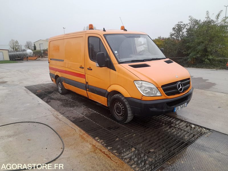 MERCEDES SPRINTER - 2008 - 313781 KM - Furgon: 4 kép. MERCEDES SPRINTER - 2008 - 313781 KM - Furgon: 4 kép.