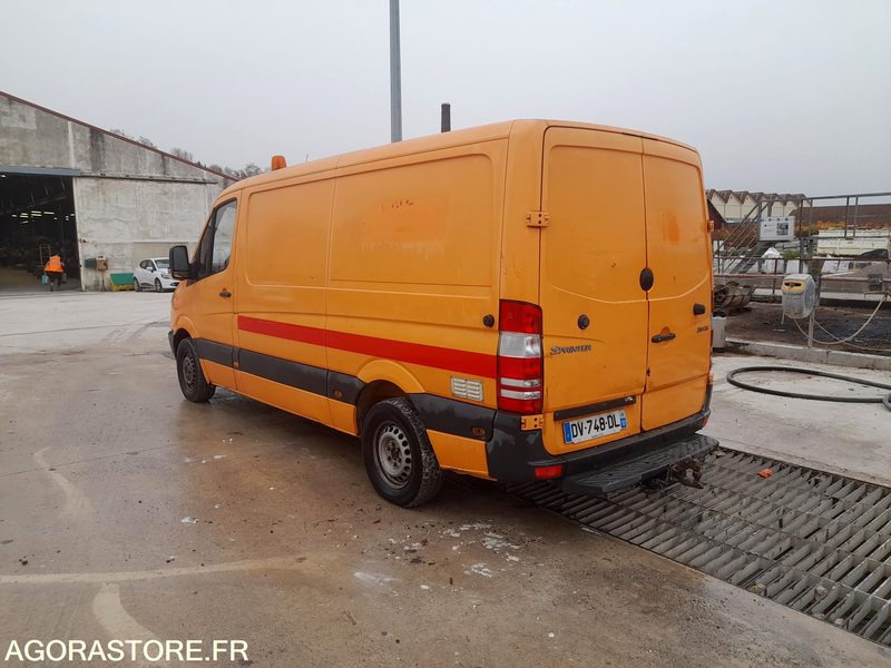 MERCEDES SPRINTER - 2008 - 313781 KM - Furgon: 2 kép. MERCEDES SPRINTER - 2008 - 313781 KM - Furgon: 2 kép.