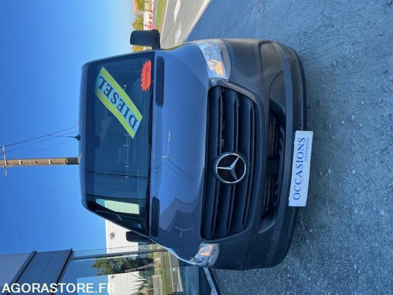 MERCEDES SPRINTER 3 FOURGON 314 CDI 33 9G-TRONIC L1H1 3PLACES - Furgon: 2 kép. MERCEDES SPRINTER 3 FOURGON 314 CDI 33 9G-TRONIC L1H1 3PLACES - Furgon: 2 kép.