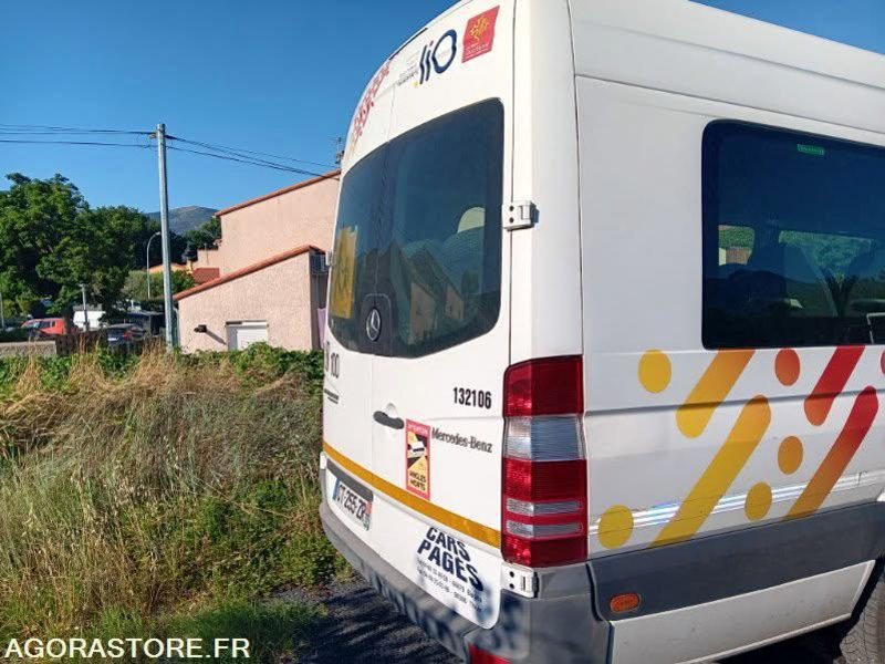 MERCEDES SPRINTER N°132106 - Minibusz, Kisbusz: 2 kép. MERCEDES SPRINTER N°132106 - Minibusz, Kisbusz: 2 kép.