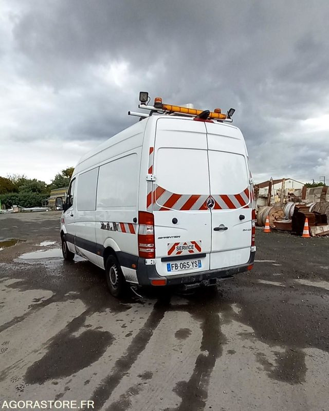 MERCEDES SPRINTER diesel - Année 2018 - 349.100km - Furgon: 3 kép. MERCEDES SPRINTER diesel - Année 2018 - 349.100km - Furgon: 3 kép.