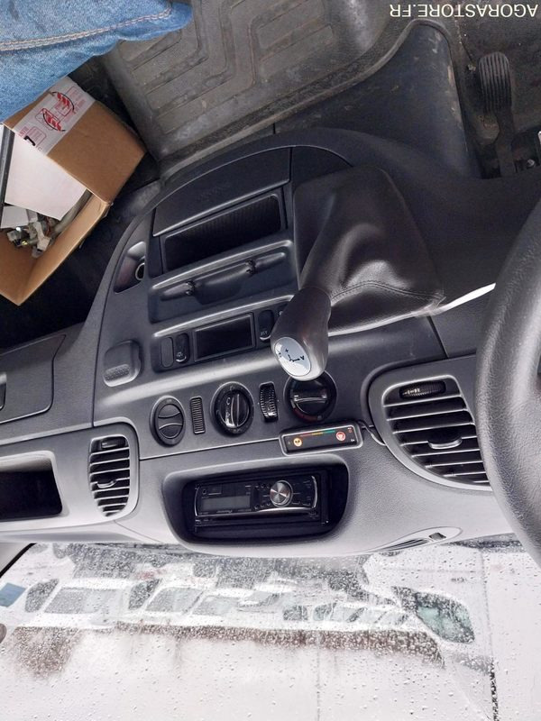 Furgon MERCEDES Sprinter 411CDI Fourgon L4 VASP 2004 148238Km ROULANT PRO UNIQUEMENT: 10 kép. Furgon MERCEDES Sprinter 411CDI Fourgon L4 VASP 2004 148238Km ROULANT PRO UNIQUEMENT: 10 kép.