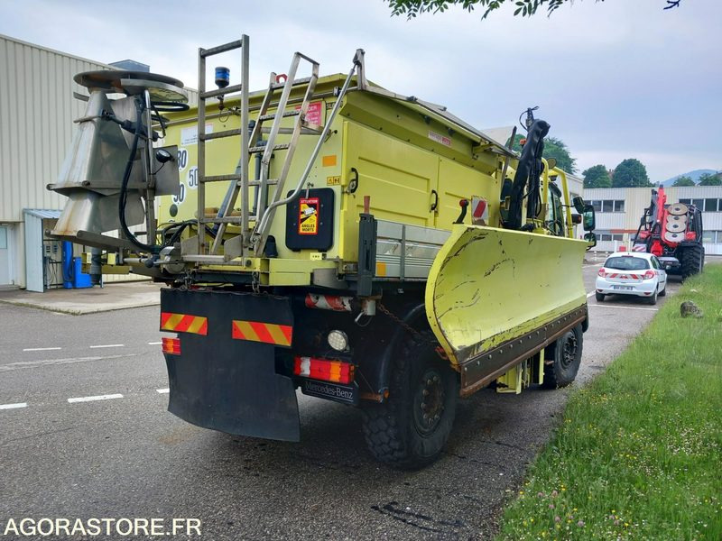 MERCEDES UNIMOG 4X4 4RD AVEC SALEUSE ET AILERONS KU0105 SL0307 AB0107 AB0107 - Hóeltakarító gép: 2 kép. MERCEDES UNIMOG 4X4 4RD AVEC SALEUSE ET AILERONS KU0105 SL0307 AB0107 AB0107 - Hóeltakarító gép: 2 kép.