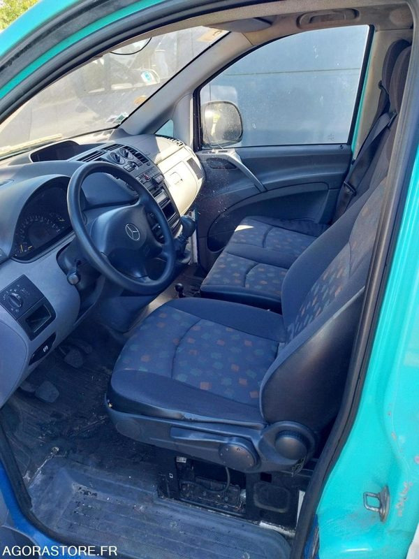MERCEDES Vito HP 2006 175000KM EXPORT UNIQUEMENT - Furgon: 5 kép. MERCEDES Vito HP 2006 175000KM EXPORT UNIQUEMENT - Furgon: 5 kép.