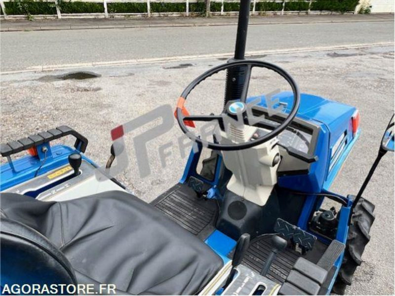 MICROTRACTEUR ISEKI 14 CV 4 ROUES MOTRICES DIESEL 1263H DANS L'ETAT ROULANT - Traktor: 5 kép. MICROTRACTEUR ISEKI 14 CV 4 ROUES MOTRICES DIESEL 1263H DANS L'ETAT ROULANT - Traktor: 5 kép.