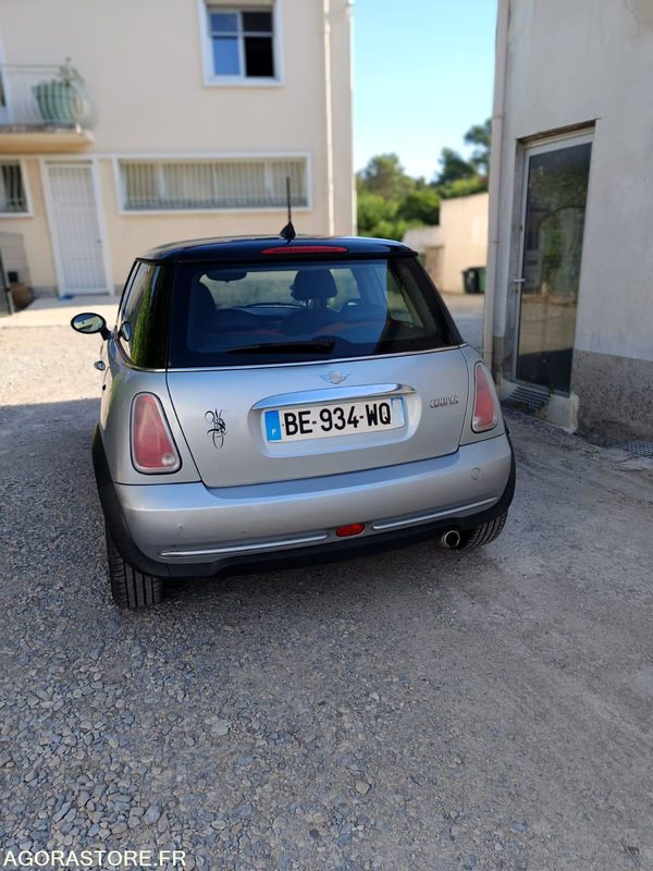MINI COOPER 1.6 115CV- 2005 - 172400KMS - Autó: 5 kép. MINI COOPER 1.6 115CV- 2005 - 172400KMS - Autó: 5 kép.