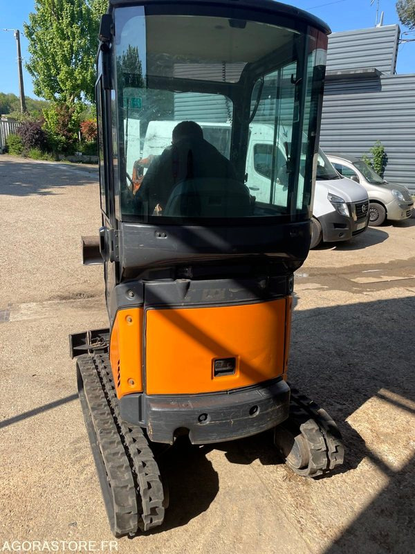 Kotrógép MINI-PELLE SUR CHENILLE CAOUTCHOUC HITACHI ZX17U-2  15CV 1.9T AVEC 3 GODETS: 10 kép.