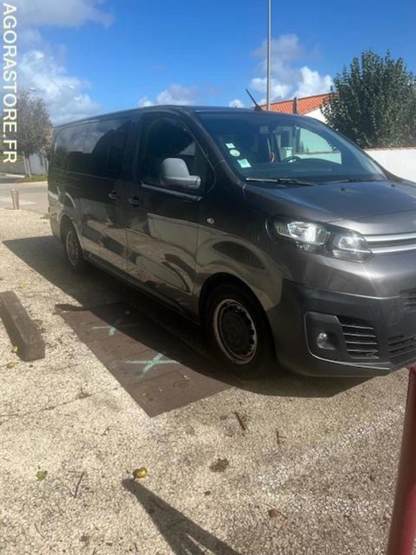 MINIBUS CITROEN JUMPY SPACETOURER 1.5L BHDI - 4 portes - 2019 - 182 000km - Minibusz, Kisbusz: 1 kép. MINIBUS CITROEN JUMPY SPACETOURER 1.5L BHDI - 4 portes - 2019 - 182 000km - Minibusz, Kisbusz: 1 kép.