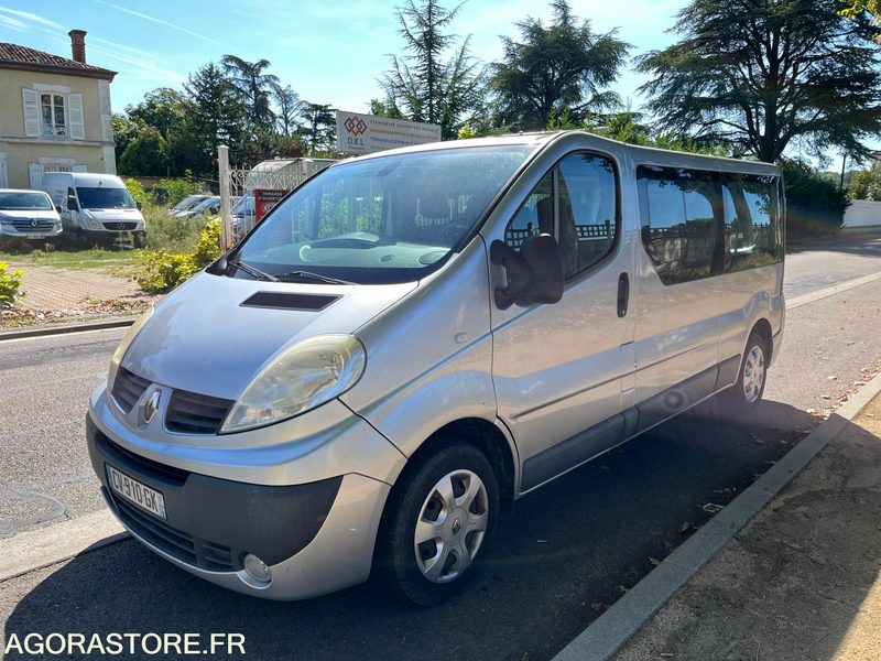 MINIBUS VL - 9 PLACES - TRAFIC - L2 H1 - 115 CH - CLIM- 165200 KMS - ATTELAGE - Minibusz, Kisbusz: 3 kép. MINIBUS VL - 9 PLACES - TRAFIC - L2 H1 - 115 CH - CLIM- 165200 KMS - ATTELAGE - Minibusz, Kisbusz: 3 kép.