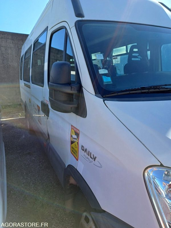 MINICAR DAILY - N°19937 - MEC 2010 -258009KM BC-123-ZB - Minibusz, Kisbusz: 3 kép. MINICAR DAILY - N°19937 - MEC 2010 -258009KM BC-123-ZB - Minibusz, Kisbusz: 3 kép.