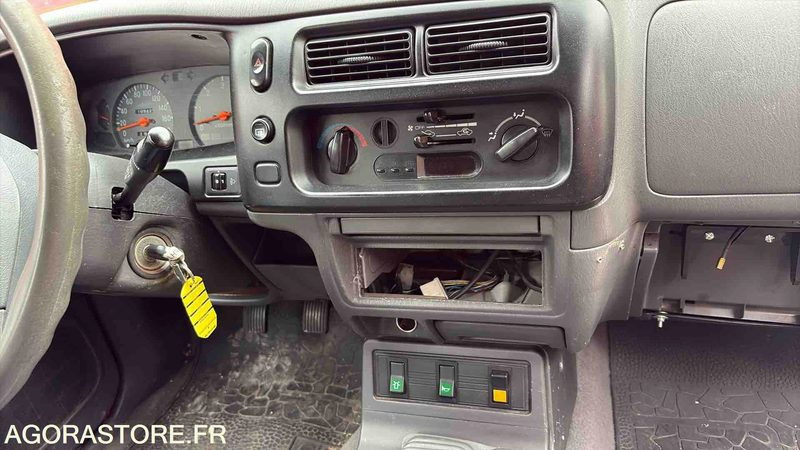 MITSUBISHI L200 - 109 427 Kms - 2004- 2881 XZ 74 - Autó: 4 kép. MITSUBISHI L200 - 109 427 Kms - 2004- 2881 XZ 74 - Autó: 4 kép.