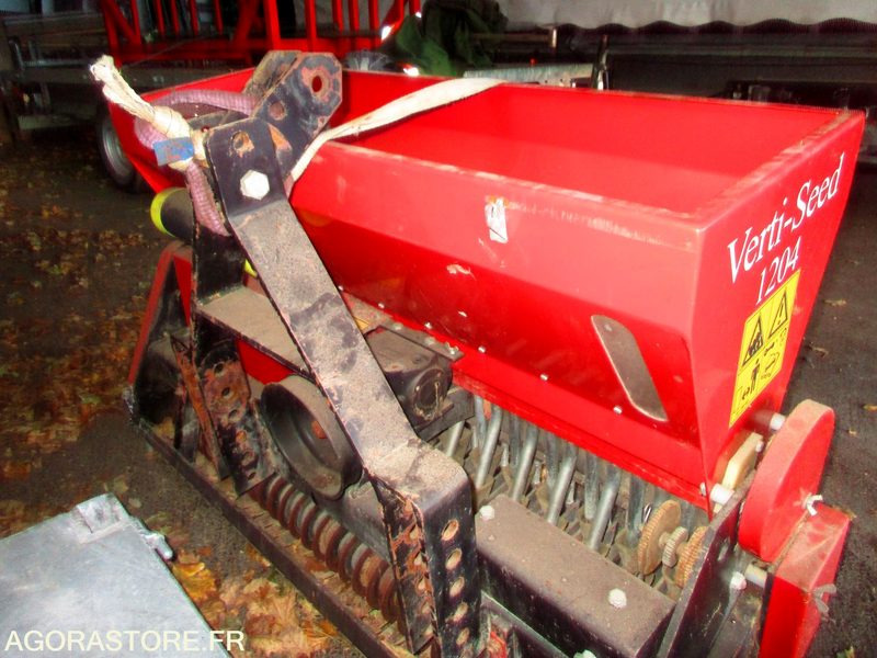 Machine pour réengazonner terrains de sport - REDEXIM Verti-Seed-1204 - Szemenkénti vetőgép: 4 kép. Machine pour réengazonner terrains de sport - REDEXIM Verti-Seed-1204 - Szemenkénti vetőgép: 4 kép.