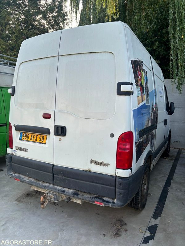 Master - Furgon: 2 kép. Master - Furgon: 2 kép.