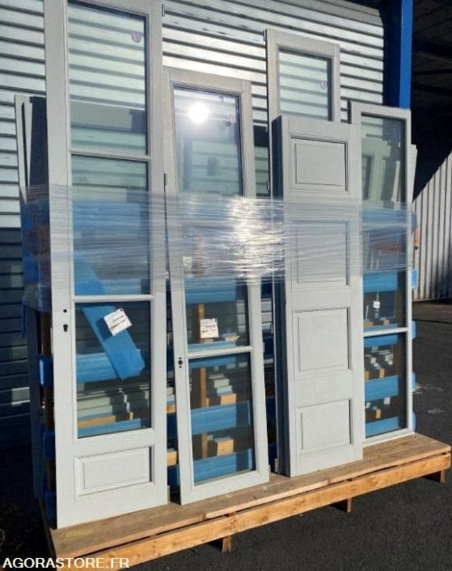 Menuiseries bois DE LA ROSA - Szerszám/ Felszerelés: 3 kép. Menuiseries bois DE LA ROSA - Szerszám/ Felszerelés: 3 kép.