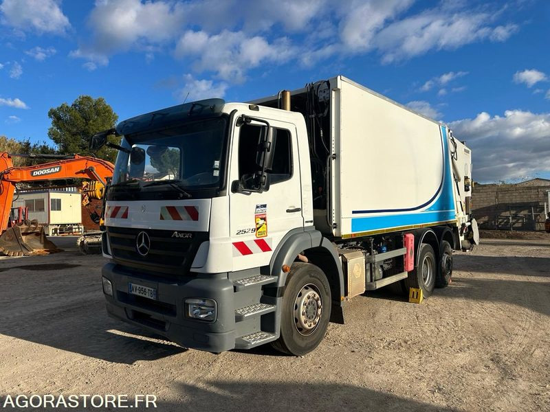Mercedes Axor 2529 - 2010 - Szemetesautó: 1 kép. Mercedes Axor 2529 - 2010 - Szemetesautó: 1 kép.