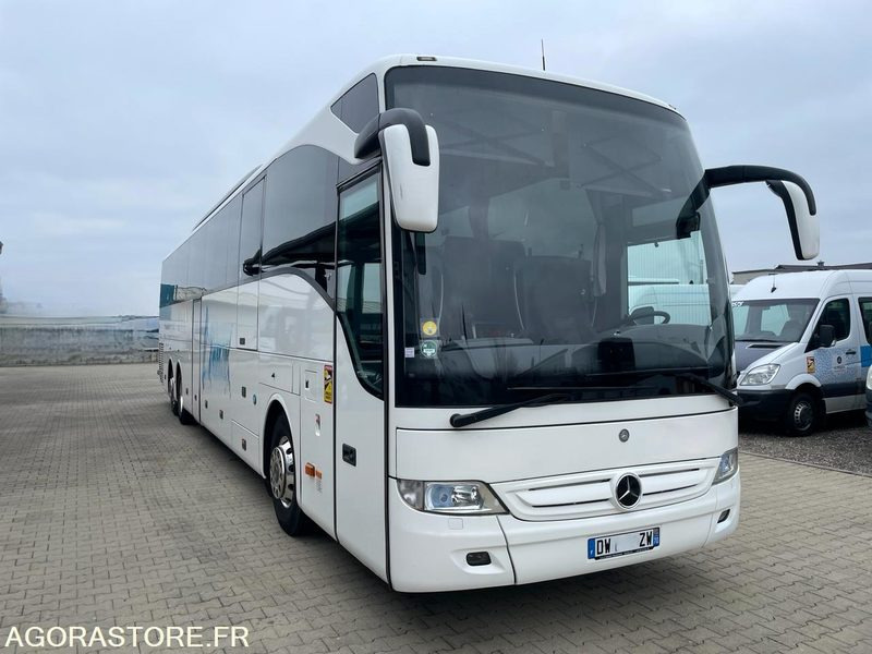 Mercedes-Benz Tourismo 17 RHD-L 2015 EURO 6 / Luxline / 787.000km - Távolsági busz: 3 kép. Mercedes-Benz Tourismo 17 RHD-L 2015 EURO 6 / Luxline / 787.000km - Távolsági busz: 3 kép.
