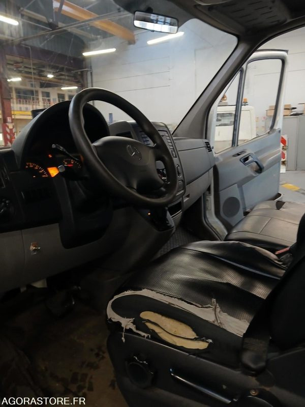 Mercedes sprinter ANNEE 2015 BOITE AUTO - Billenőplatós kisteherautó: 4 kép. Mercedes sprinter ANNEE 2015 BOITE AUTO - Billenőplatós kisteherautó: 4 kép.
