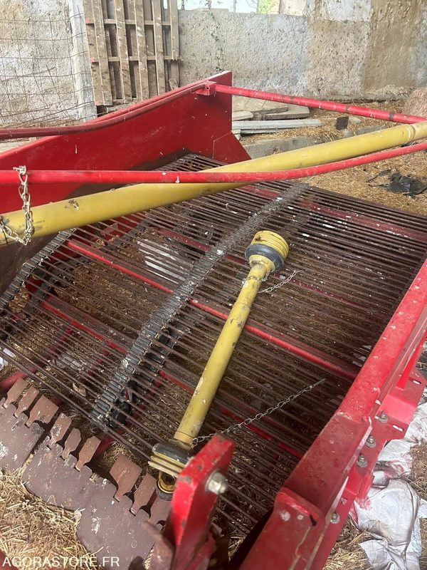 Arracheuse GRIMME - 2016 - BON ETAT GENERAL - Mezőgazdasági gépek: 2 kép. Arracheuse GRIMME - 2016 - BON ETAT GENERAL - Mezőgazdasági gépek: 2 kép.