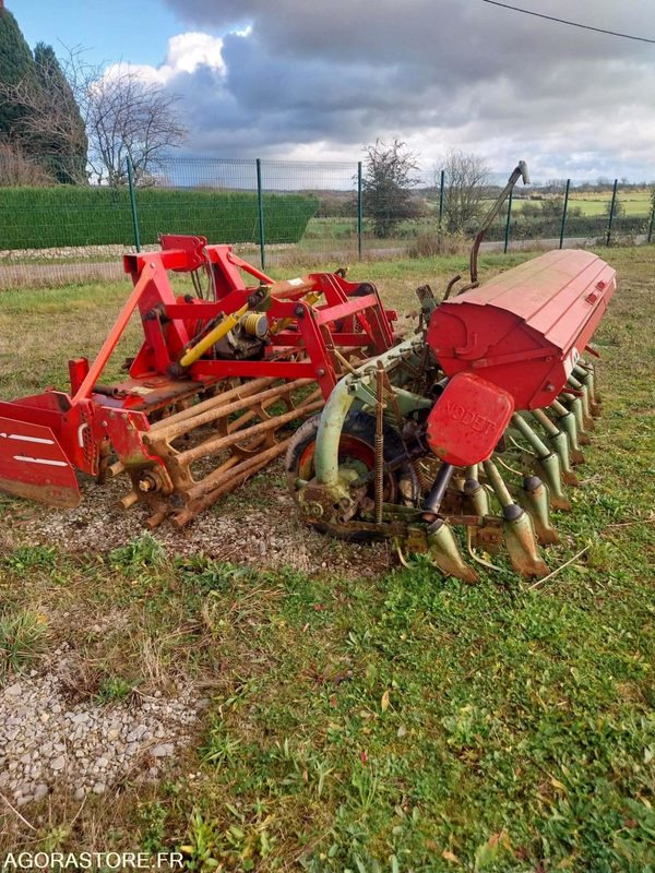 COMBINE DE SEMIS HERSE LELY SEMOIR NODET 3M - Mezőgazdasági gépek: 1 kép. COMBINE DE SEMIS HERSE LELY SEMOIR NODET 3M - Mezőgazdasági gépek: 1 kép.